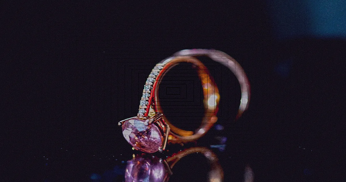 Two artisans collaborate in a workshop, focusing on jewelry design and craftsmanship. — Foto: AI25.Studio  Studio / Pexels